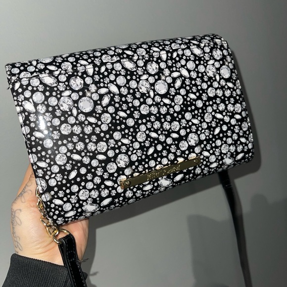 Betsey Johnson Black and White Bow Clutch - Picture 2 of 6